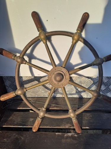 Schiffssteuerrad von brown - von,